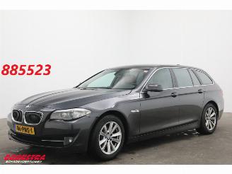 Vaurioauto  passenger cars BMW 5-serie Touring 520d Aut. Executive Leder Navi Clima Cruise PDC 2011/2