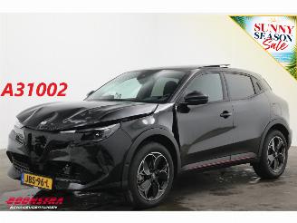 Schadeauto Alfa Romeo Junior Elettrica Speciale 54 kWh Pano LED ACC Massage Camera 5.351 km! 2025/8