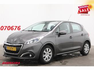 begagnad bil bedrijf Peugeot 208 1.2 PureTech Blue Lion 5-DRS Navi Airco Cruise PDC 41.267 km! 2017/11