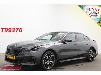 Unfallwagen BMW 5-serie 530e M-Sport Pro Leder ACC H/K Camera SHZ 2024/12