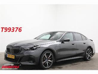 Unfallwagen BMW 5-serie 530e M-Sport Pro Leder ACC H/K Camera SHZ 2024/12