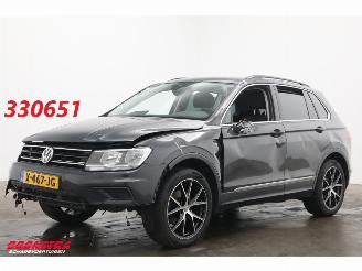 krockskadad bil auto Volkswagen Tiguan 1.5 TSI ACT Comfortline Business Navi Airco Cruise PDC AHK 2019/11