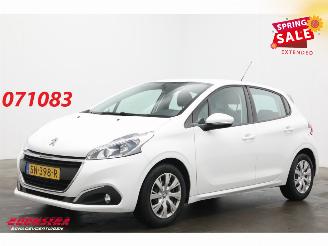 occasion passenger cars Peugeot 208 1.6 BlueHDi Blue Lease Navi Airco Cruise 172.500 km! 2018/7