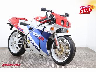 Honda VFR 400 R picture 2