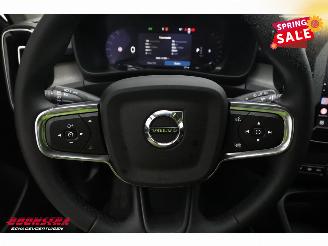 Volvo XC40 2.0 B3 Core LED Leder Apple/Android Camera SHZ LRHZ 9.766 km! picture 18