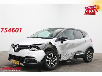 Schadeauto Renault Captur 0.9 TCe Dynamique Navi Clima Cruise Camera PDC AHK 2015/5
