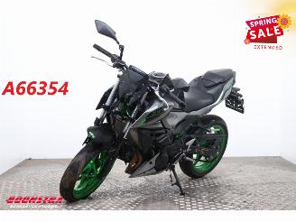 krockskadad bil motor Kawasaki YZF -R1 Z500 SE ABS LED 2025/6