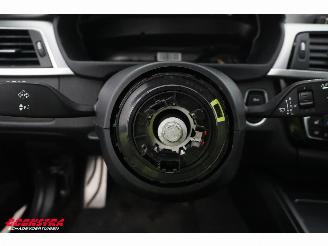 BMW 3-serie Touring 318i M Sport LED Leder SHZ PDC picture 14