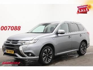 begagnad bil auto Mitsubishi Outlander 2.0 PHEV Executive Edition 4X4 Navi Clima Cruise Camera SHZ PDC AHK 2015/12