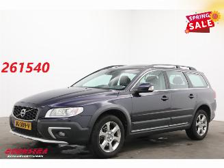 uszkodzony samochody osobowe Volvo Xc-70 2.0 D4 FWD Inscription Schuifdak Leder Memory BiXenon Cruise SHZ AHK 2016/3