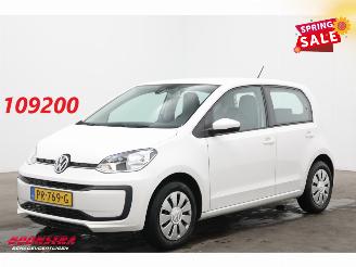 krockskadad bil auto Volkswagen Up! 1.0 BMT move up! Airco Bluetooth 77.587 km! 2017/8
