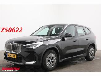 skadebil auto BMW iX1 eDrive20 67 kWh LED Virtual Apple/Android Camera SHZ 2024/5