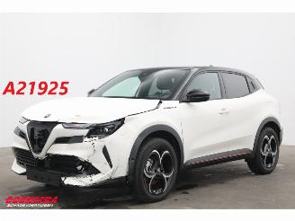 damaged passenger cars Alfa Romeo Junior 1.2 Turbo Hybrid Ibrida Speciale LED ACC Massage Camera SHZ 2025/4