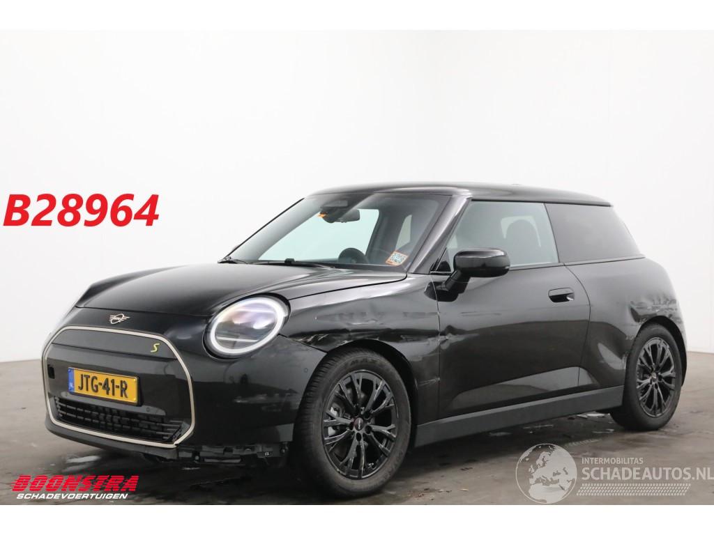 Mini Cooper SE Favoured M 54.2 kWh Pano LED ACC Leder Camera SHZ 2.035 km!