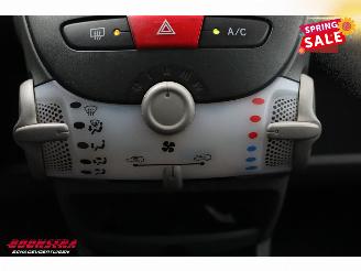 Toyota Aygo 1.0-12V Cool 5-DRS Airco picture 17