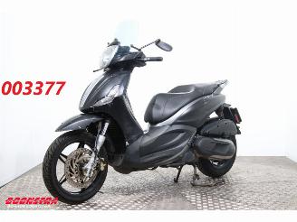 krockskadad bil motor Piaggio  350 Beverly Sport ABS 2017/3