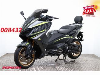 krockskadad bil motor Yamaha  T-Max 560 LED ABS Akrapovic Cruise 2020/9