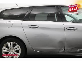 Peugeot 308 SW 1.6 BlueHDI Executive Pack Pano Navi Clima Cruise Camera PDC AHK picture 6
