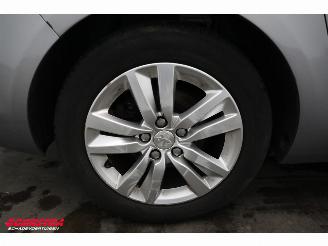 Peugeot 308 SW 1.6 BlueHDI Executive Pack Pano Navi Clima Cruise Camera PDC AHK picture 9