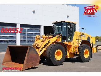 krockskadad bil machine Hyundai  HL 960 Wiellader BY 2018 2022/1