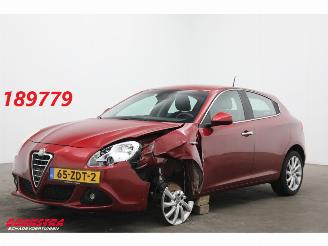 skadebil auto Alfa Romeo Giulietta 1.4 T Distinctive Navi Clima Cruise SHZ PDC AHK 2012/10