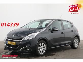 krockskadad bil auto Peugeot 208 1.2 PureTech Blue Lease Navi Airco Cruise 138.531 km! 2018/3