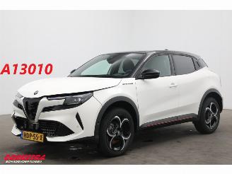 škoda osobní automobily Alfa Romeo Junior 1.2 Turbo Hybrid Ibrida Speciale Navi Clima Cruise Camera SHZ PDC 2025/1