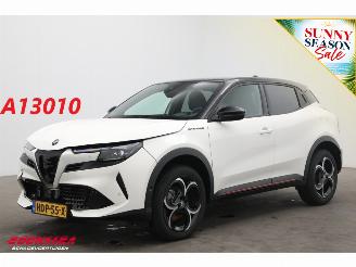 skadebil auto Alfa Romeo Junior 1.2 Turbo Hybrid Ibrida Speciale Navi Clima Cruise Camera SHZ PDC 2025/1