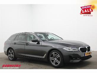 BMW 5-serie Touring 520e High Executive LED Leder Memory Navi Clima Cruise SHZ picture 2