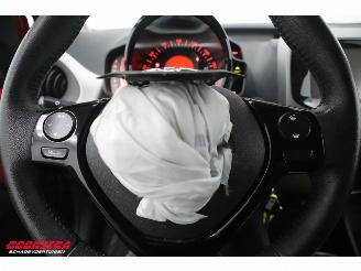 Toyota Aygo 1.0 VVT-i x-play Aut. Bluetooth Airco Cruise Camera picture 21