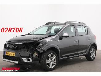 Auto incidentate Dacia Sandero 0.9 TCe SL Stepway Navi Airco Cruise PDC AHK 2018/2