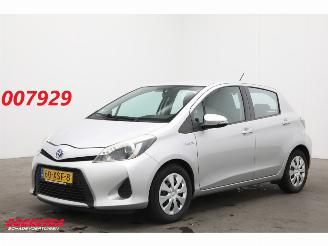 skadebil auto Toyota Yaris 1.5 Full Hybrid Aspiration Clima Cruise Camera AHK 2012/7