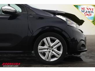 Peugeot 208 1.2 PT Signature Navi Airco Cruise PDC 134.559 km! picture 9