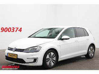 krockskadad bil auto Volkswagen e-Golf LED ACC Navi Clima Camera SHZ 2014/5
