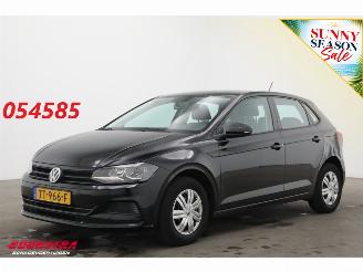 damaged passenger cars Volkswagen Polo 1.0 MPI Comfortline Airco Bluetooth Cruise 2018/3