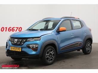 Auto incidentate Dacia Spring Comfort Plus 27 kWh Cruise Camera Navi Airco Leder PDC 37.022 km! 2021/12