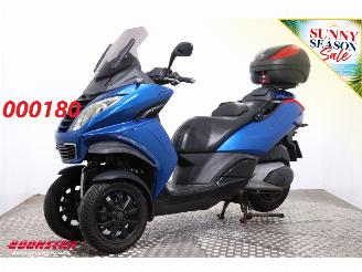 Damaged car Peugeot Metropolis 400i 2013/4