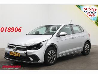 krockskadad bil auto Volkswagen Polo 1.0 TSI Life Business ACC Virtual Clima SHZ PDC 2023/6