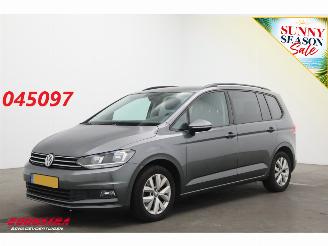 Coche accidentado Volkswagen Touran 1.0 TSI Comfortline 7p ACC Navi Clima Camera PDC AHK 2019/3