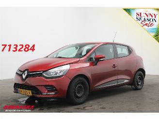 krockskadad bil auto Renault Clio 0.9 TCe Zen Cruise Airco 57.096 km! 2017/4