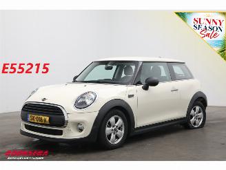 krockskadad bil auto Mini One 1.5 3-drs Cruise Navi Bluetooth LMV 2018/4