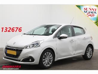 voitures voitures particulières Peugeot 208 1.6 BlueHDi Allure Navi Clima Cruise Apple/Android Camera PDC 2016/6