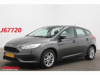 skadebil auto Ford Focus 1.0 Trend Edition Navi Cruise PDC 51.689 km! 2015/9