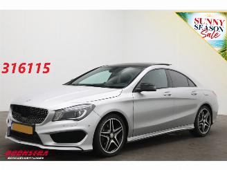 krockskadad bil auto Mercedes Cla-klasse 180 AMG Ambition Pano Schuif/kantel Cruise Navi Clima PDC Bluetooth 2015/11