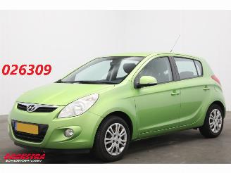 Damaged car Hyundai I-20 1.2i i-Motion 5-drs Airco 100.323 km! 2011/5