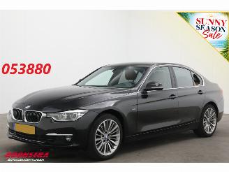 Unfallwagen BMW 3-serie 318i Aut. Luxury Cruise Navi Clima Leder SHZ PDC 2017/4