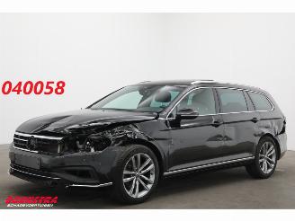Auto incidentate Volkswagen Passat Variant 2.0 TDI 200 PK DSG R-Line Pano LED ACC ErgoComf. Camera AHK 2023/2