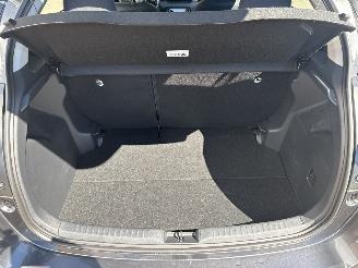 Mazda 2  picture 12