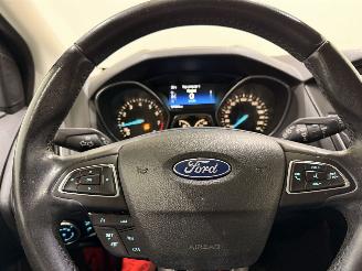 Ford Focus Wagon 1.0 Titanium Edition picture 38