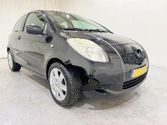 skadebil auto Toyota Yaris 1.3 VVT-i Sol Airco 2006/3